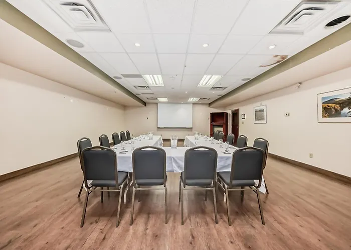 Grande Cache Inn & Suites